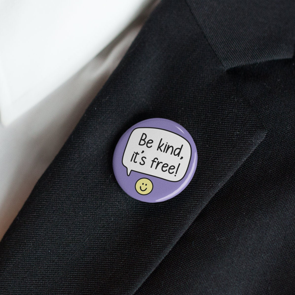 Be Kind It's Free Pin Badge | Inspirational Gift - Friendship Gifts - Be Kind - Pin Badges